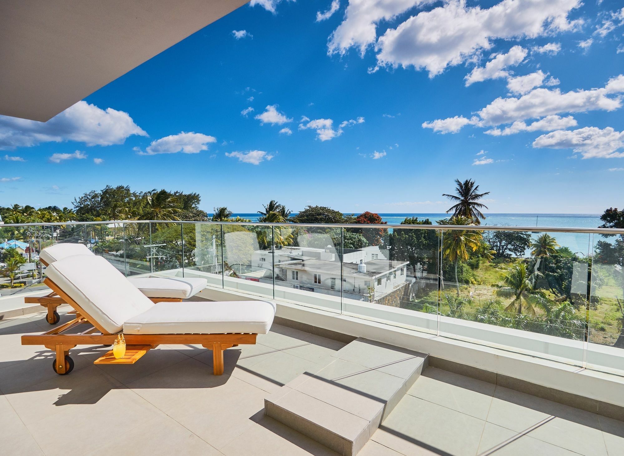Liberty Drive Apartments & Penthouses By Lov Trou aux Biches Exterior photo